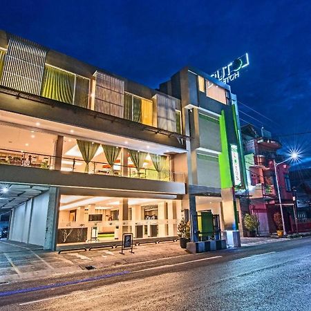 Lotus Hotel Субанг Экстерьер фото