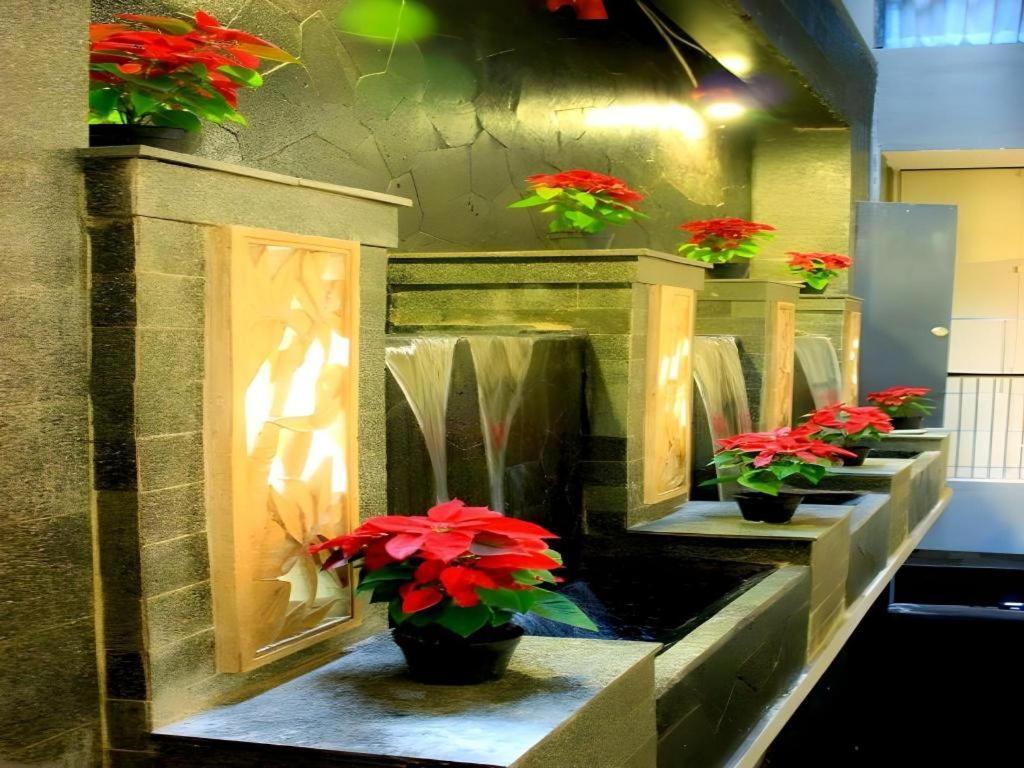 Lotus Hotel Субанг Экстерьер фото