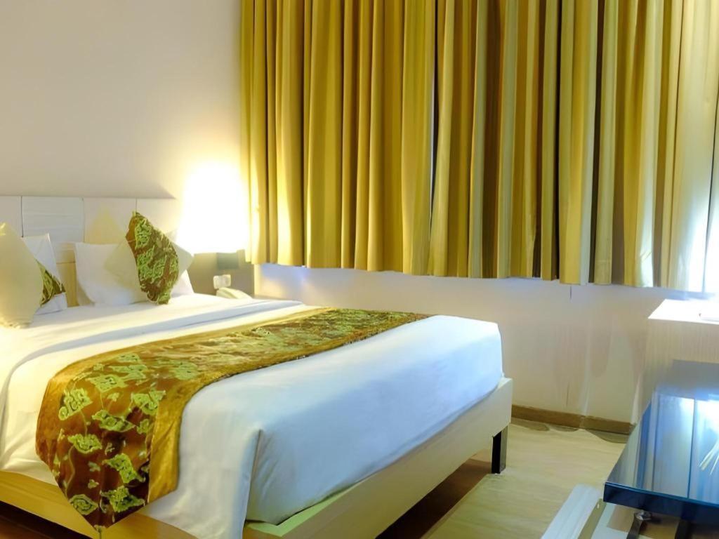 Lotus Hotel Субанг Экстерьер фото