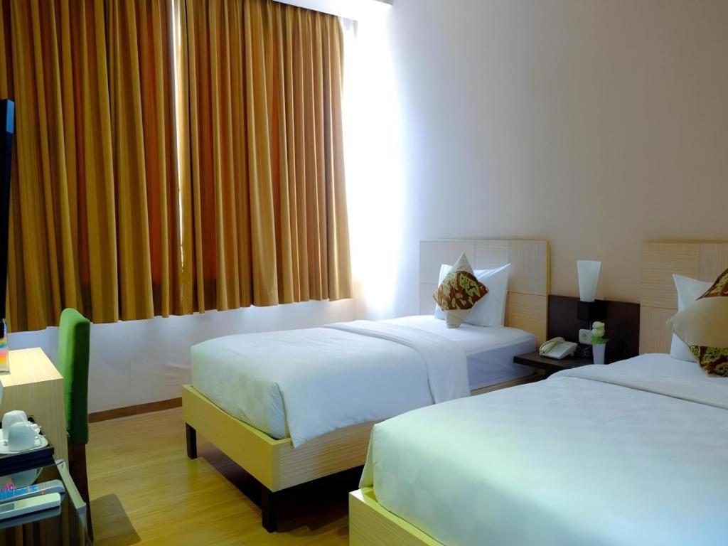 Lotus Hotel Субанг Экстерьер фото