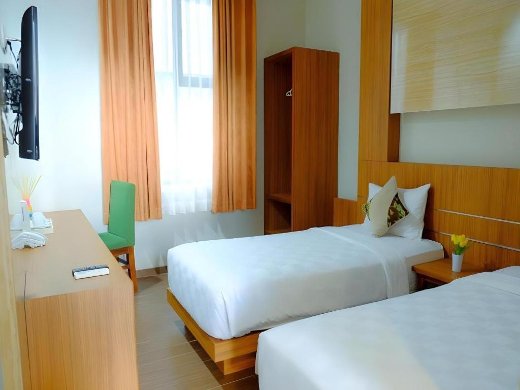 Lotus Hotel Субанг Экстерьер фото
