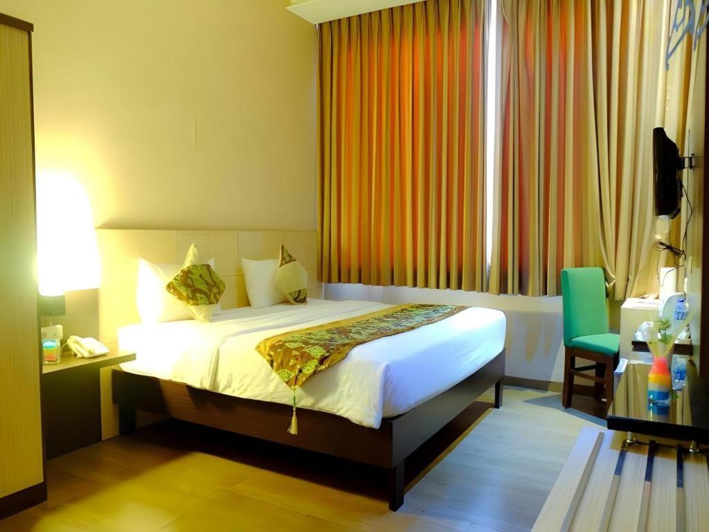 Lotus Hotel Субанг Экстерьер фото